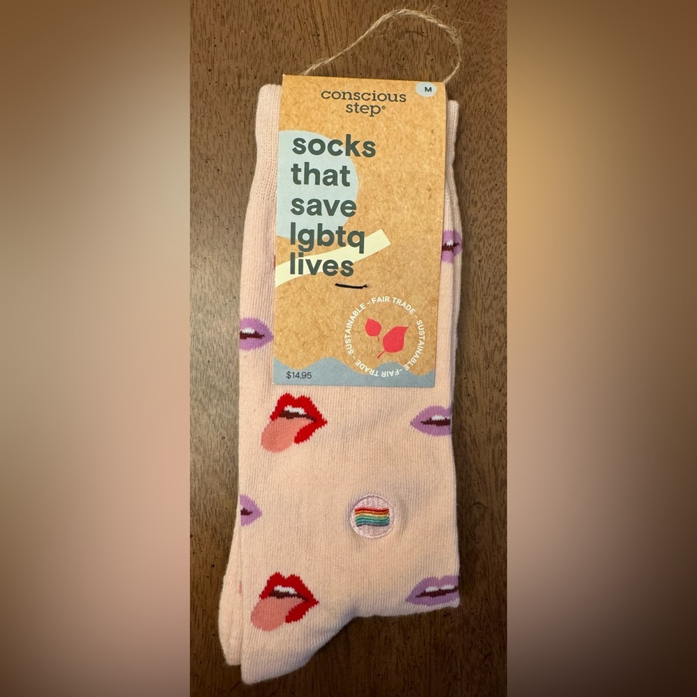 LGBTQ Socks * 1 pair UNISEX size M * Men’s 8-13 Women’s 9-14 * Pink Lips Tongue